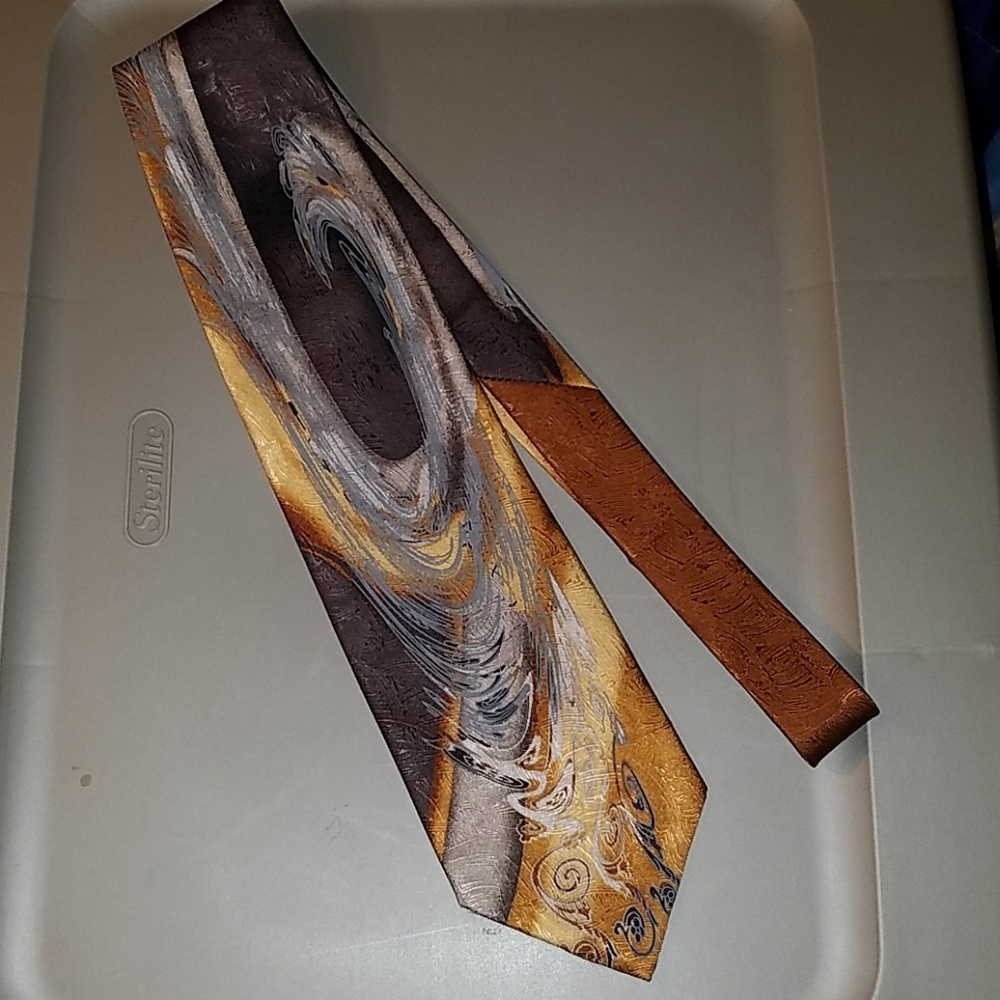 Pavone neck tie